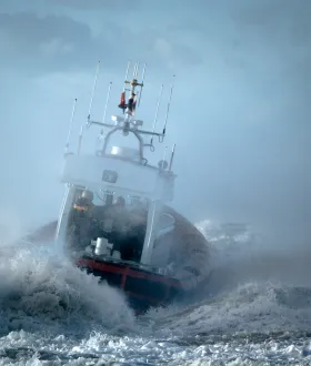 IMG_Maritime_Coast Guard Rescue_Shutterstock_4410715_L_110618