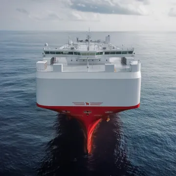 A view of the Siem Confusius shift navigating open waters