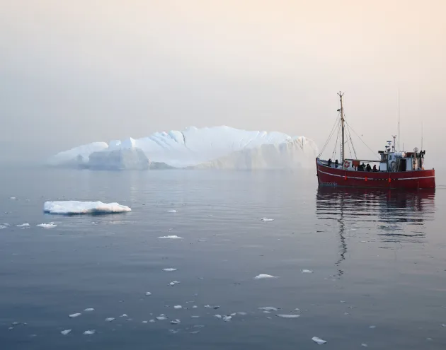 IMG_Maritime_Scientific Vessel_Shutterstock_292134422_L_041119