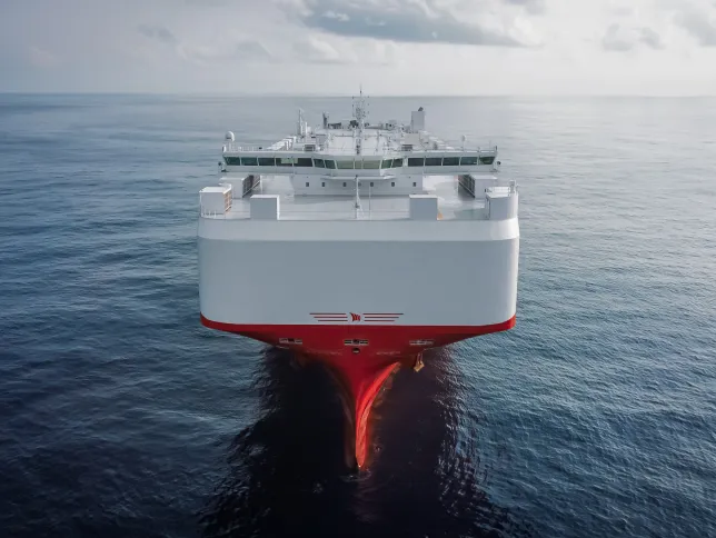 A view of the Siem Confusius shift navigating open waters