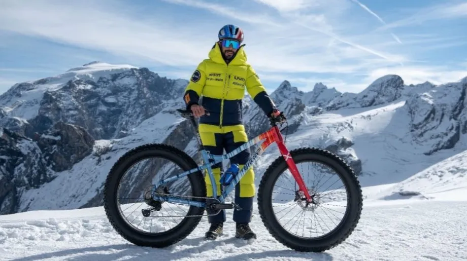 Antarctica people and bike