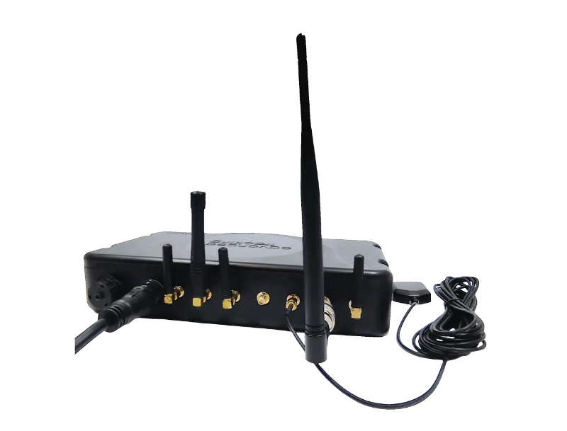 SmartConnect Gateway: Hybrid All-In-One Tracking & Communication System