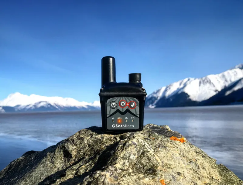 GSatMicro Handheld Tracker