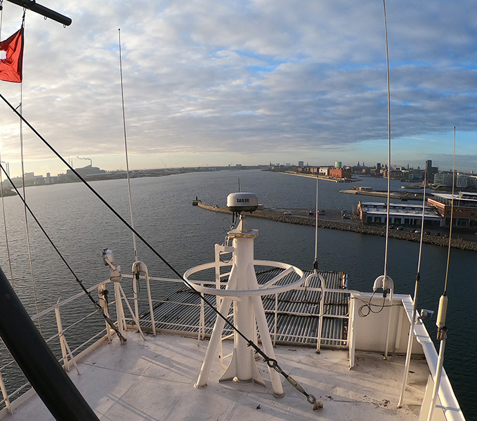 Iridium Certus SAILOR 4300 Cobham unit deployed on vessel